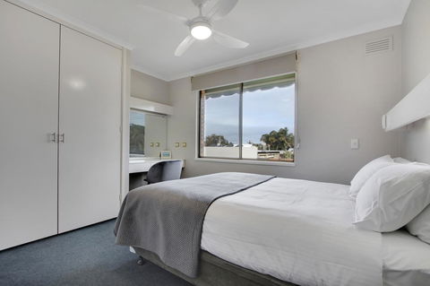 Hybiscus Waterfront Apartments - Hobart Tourism 14