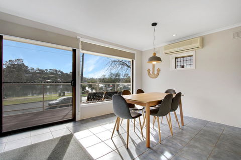 Hybiscus Waterfront Apartments - Hobart Tourism 4