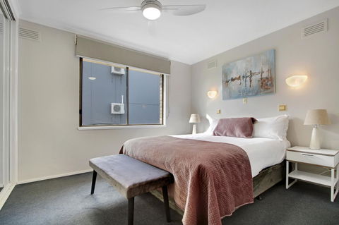 Hybiscus Waterfront Apartments - Hobart Tourism 13