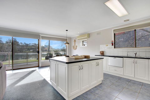 Hybiscus Waterfront Apartments - Hobart Tourism 7