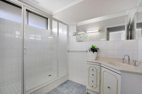 Hybiscus Waterfront Apartments - Hobart Tourism 10