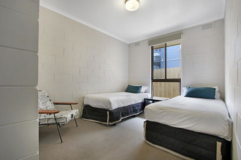 Hybiscus Waterfront Apartments - Hobart Tourism 21