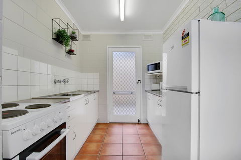 Hybiscus Waterfront Apartments - Hobart Tourism 16