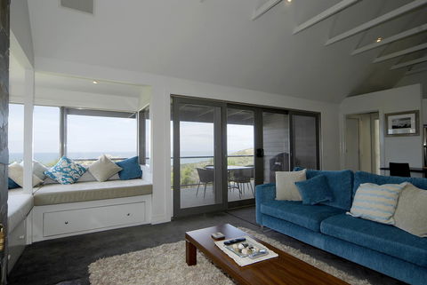 Points South By The Sea - Tourism TAS 23