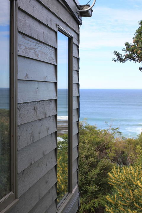 Points South By The Sea - Tourism TAS 36