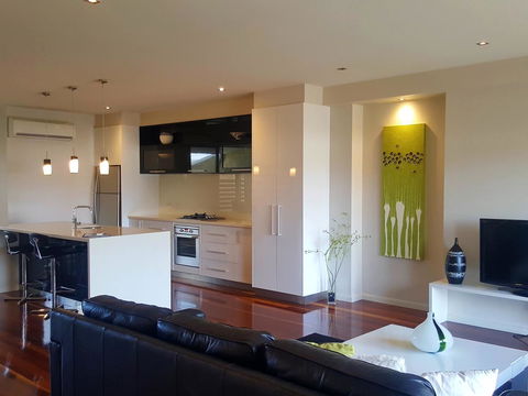 104 On Merri Apartments - Hobart Tourism 17