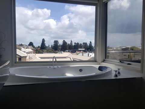 104 On Merri Apartments - Hobart Tourism 22