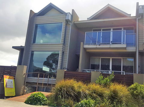 104 On Merri Apartments - Hobart Tourism 14