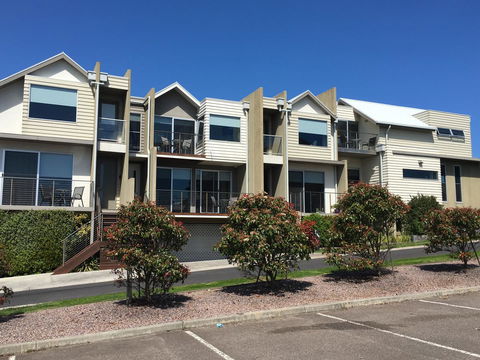 104 On Merri Apartments - Hobart Tourism 1