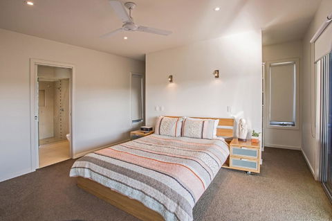 Saltwater Breeze Retreat - Hobart Tourism 16