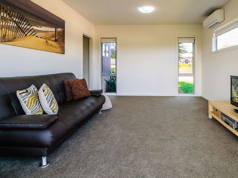 Saltwater Breeze Retreat - Hobart Tourism 23