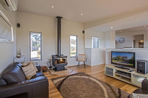 Saltwater Breeze Retreat - Hobart Tourism 3