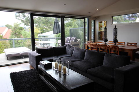 Lorne Holiday House - Hobart Tourism 1