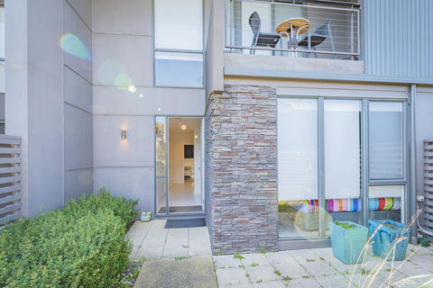 Stylish 3 Bedroom Townhouse - Free Parking - Hobart Tourism 0