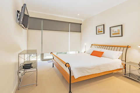 Stylish 3 Bedroom Townhouse - Free Parking - Hobart Tourism 19