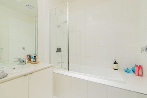 Stylish 3 Bedroom Townhouse - Free Parking - Hobart Tourism 23