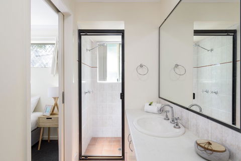 Rainbow Getaway Holiday Apartments - Tourism TAS 8