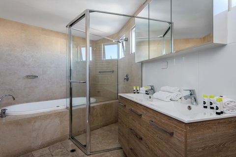 Noosa Blue Resort - Hobart Tourism 18