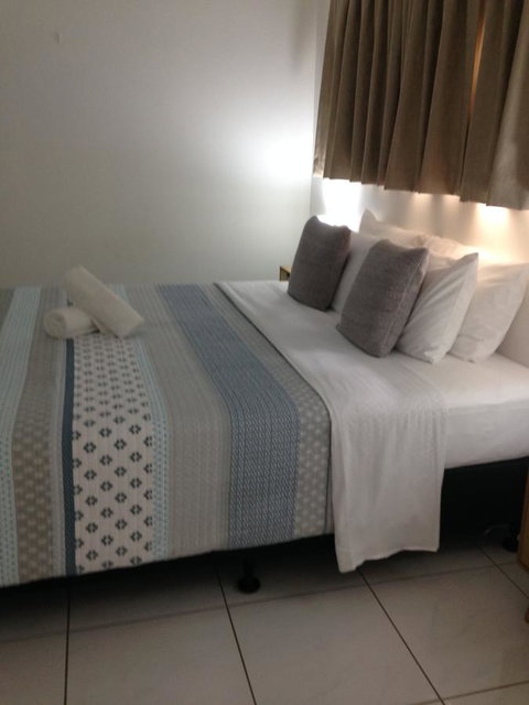 Chez Noosa Resort Motel - Tourism TAS 27