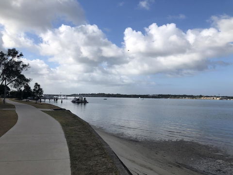 Bribie Island Hotel - Hobart Tourism 5
