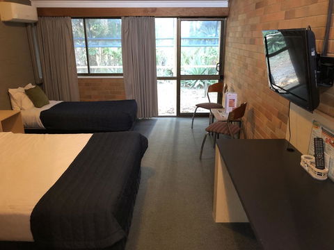Bribie Island Hotel - Hobart Tourism 21