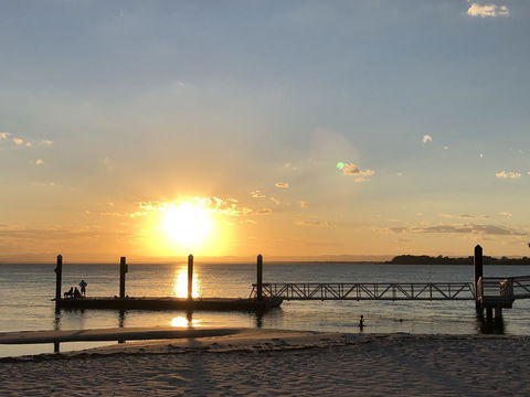 Bribie Island Hotel - Hobart Tourism 0