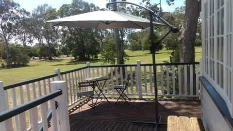 Lake Weyba Noosa Lodge & Kangaroos - Tourism TAS 2