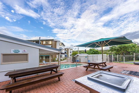 Whale Watch Ocean Beach Resort - Hobart Tourism 2