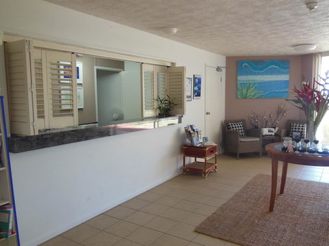 Whale Watch Ocean Beach Resort - Hobart Tourism 10