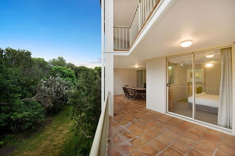 Whale Watch Ocean Beach Resort - Hobart Tourism 7