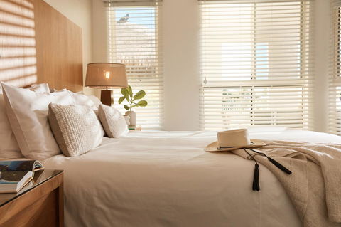 Sea Change Beachfront Apartments - Hobart Tourism 6