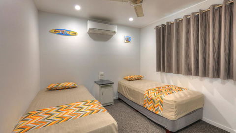 Alex Beach Cabins And Tourist Park - Hobart Tourism 10