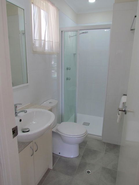Alex Beach Cabins And Tourist Park - Hobart Tourism 37