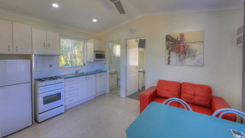 Alex Beach Cabins And Tourist Park - Hobart Tourism 22