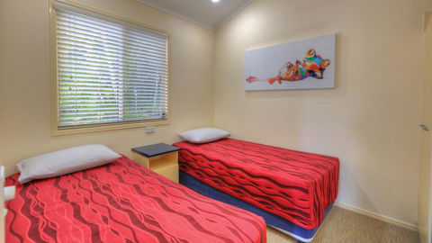 Alex Beach Cabins And Tourist Park - Hobart Tourism 12