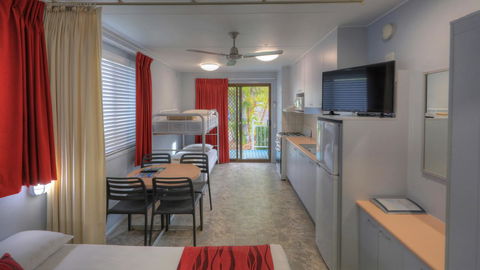Alex Beach Cabins And Tourist Park - Hobart Tourism 33