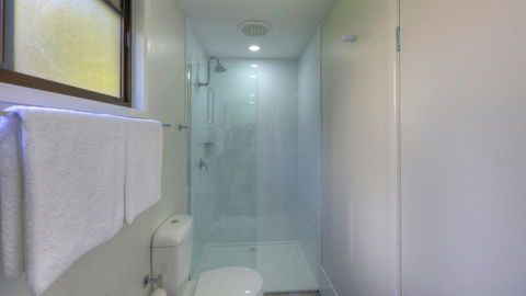 Alex Beach Cabins And Tourist Park - Hobart Tourism 28