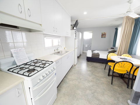 Alex Beach Cabins And Tourist Park - Hobart Tourism 29