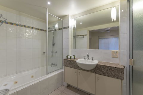 Mowbray By The Sea - Hobart Tourism 6