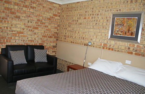 Clermont Country Motor Inn - Tourism TAS 6