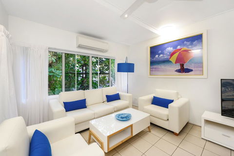 By The Sea Port Douglas - Hobart Tourism 0