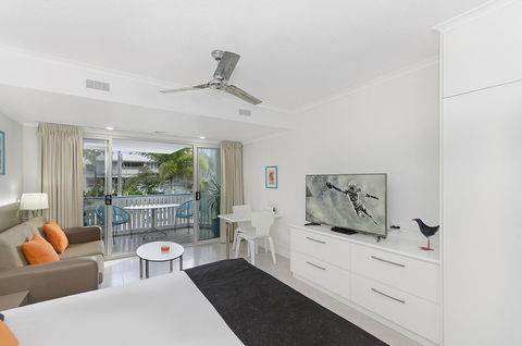 By The Sea Port Douglas - Hobart Tourism 19