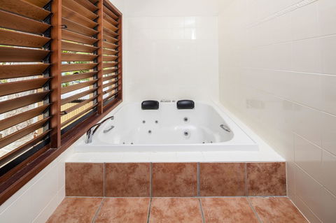 Paradise On The Beach Resort - Tourism TAS 19