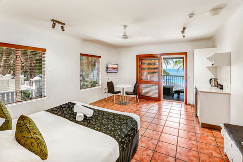 Paradise On The Beach Resort - Tourism TAS 16