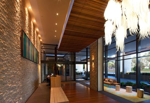 Oaks Redcliffe Mon Komo Suites - Tourism TAS 13