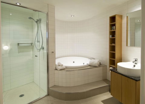 Rumba Beach Resort - Hobart Tourism 5