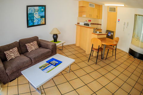 Grand Palais Boolarong Beachside Apartments - Tourism TAS 15