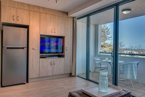 Grand Palais Boolarong Beachside Apartments - Tourism TAS 7