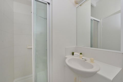 Seascape Holidays At Beachfront Terraces - Hobart Tourism 7