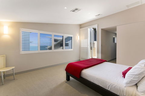 Redvue Holiday Apartments - Tourism TAS 21